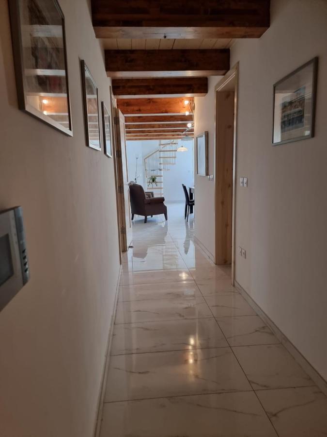 Moorea Mansions